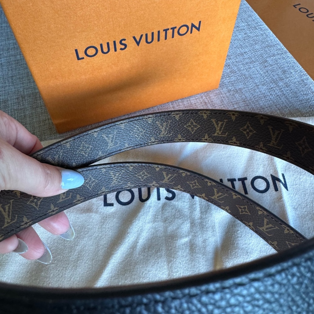 Louis Vuitton Iconic 25mm Reversible Belt size 90. - Picture 3 of 4